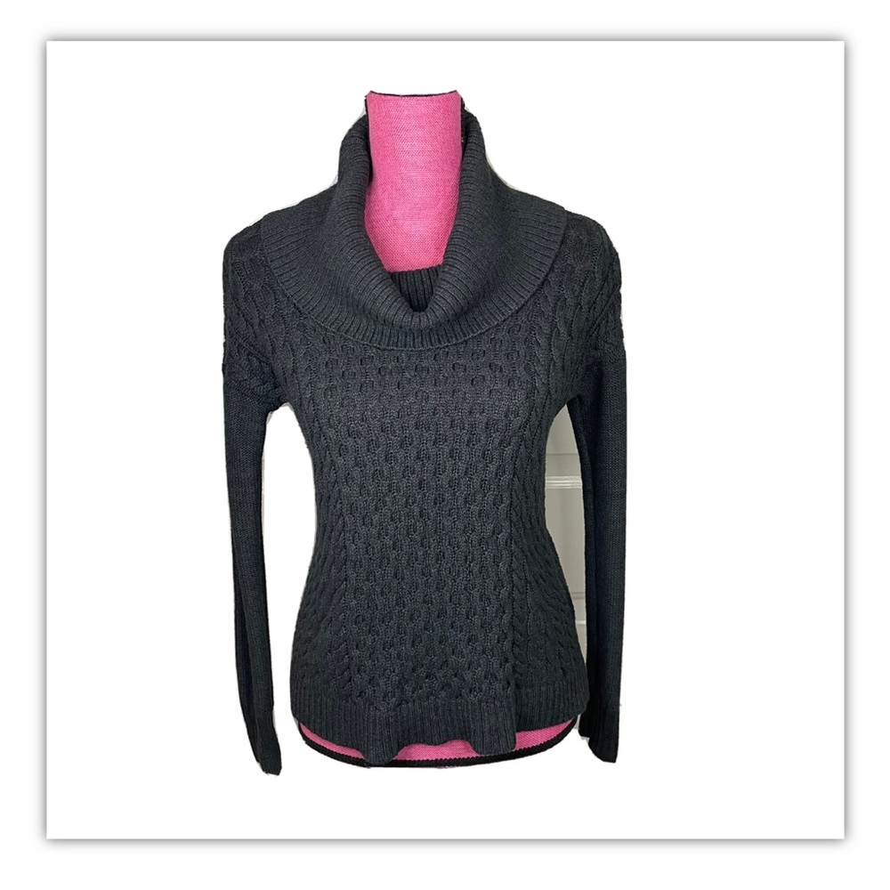 American Eagle Cable Knit Sweater Sz XS Cowl Neck Charcoal Gray Split Hem Womens